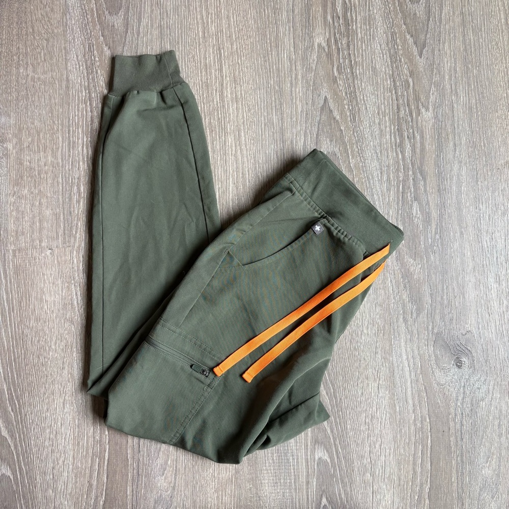 Figs Joggers - Picture 2 of 3
